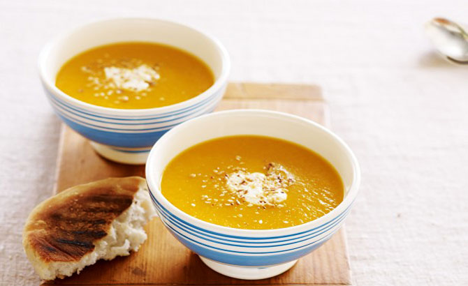 Cách nấu súp bí đỏ thơm ngậy, bổ dưỡng cho cả nhà