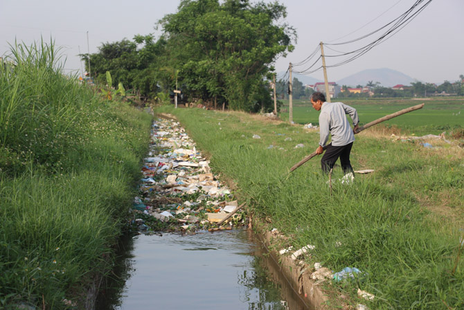 Lục Nam: Tăng cường giải pháp xử lý ô nhiễm môi trường nông thôn