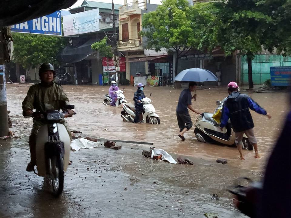 Dốc Đồn - công trình dở dang biến đường thành “sông”