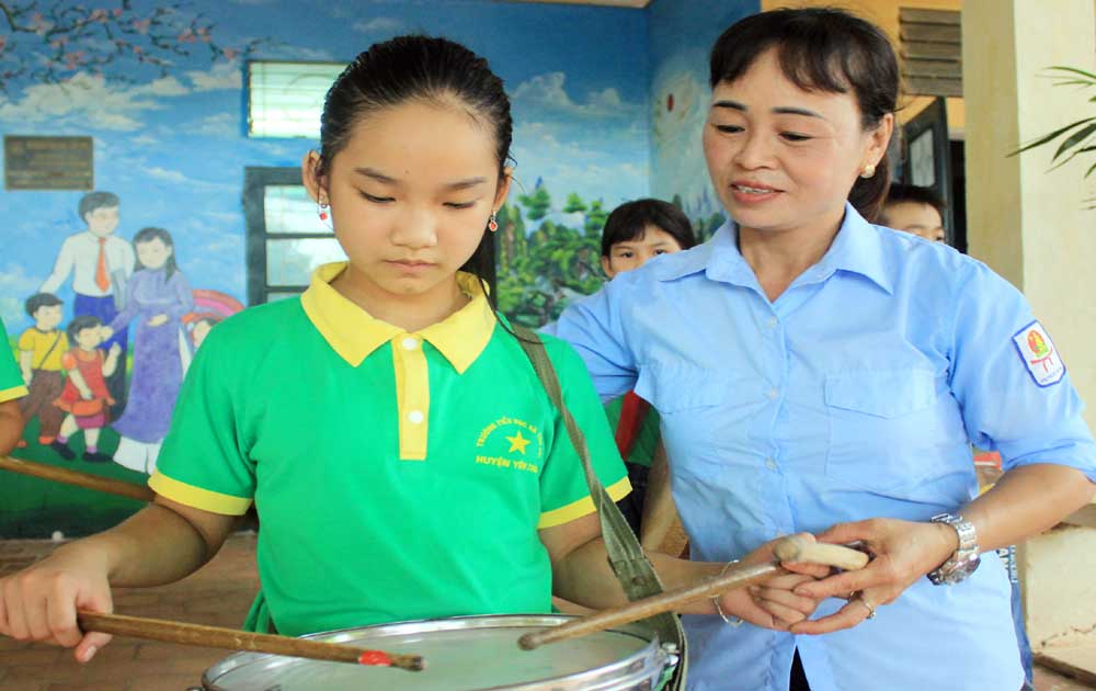 Tổng phụ trách Đội Nguyễn Thị Hường: Trọn tấm lòng  chăm những chồi non