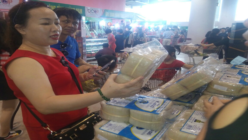 Bắc Giang: Hai gian hàng tham gia Hội chợ mỗi xã, phường một sản phẩm