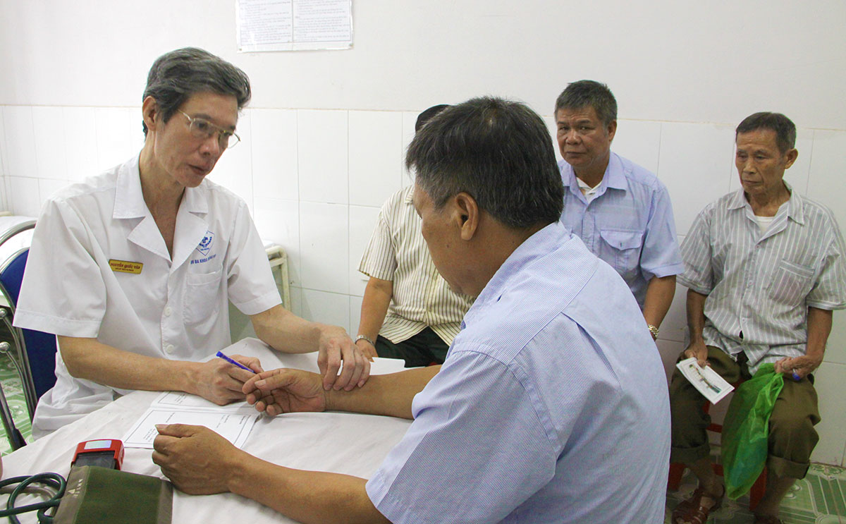 Bệnh viện Y học cổ truyền LanQ: Khám bệnh, cấp thuốc miễn phí cho nạn nhân chất độc da cam/Đioxin