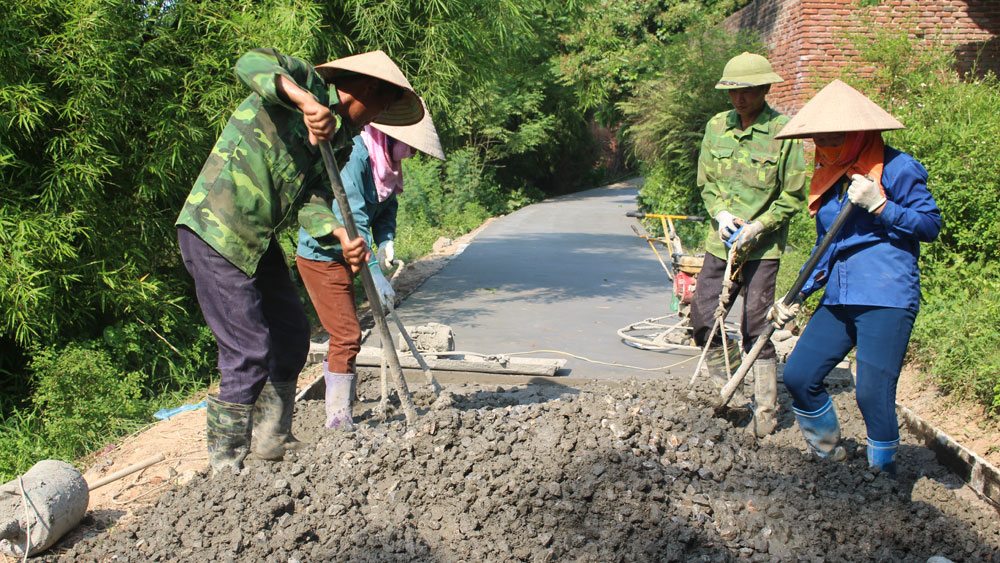 Xã Thắng Cương chú trọng cứng hóa đường giao thông nông thôn