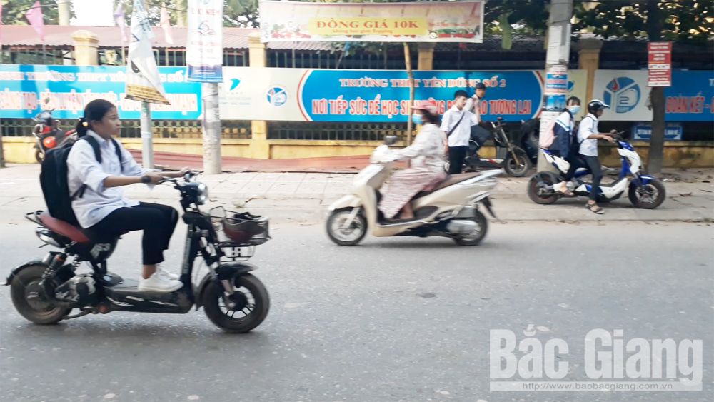 Nóng tình trạng học sinh vi phạm giao thông