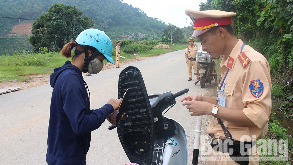 Công an huyện Sơn Động: Bám “điểm đen”, ngăn ngừa tai nạn
