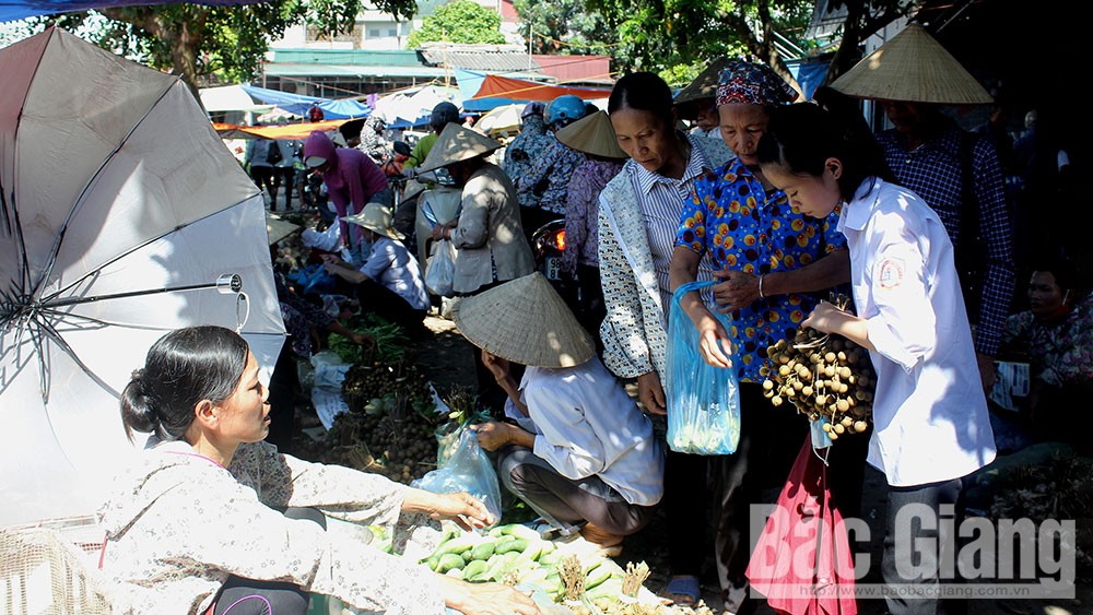 Để chợ vùng cao sạch, đẹp hơn