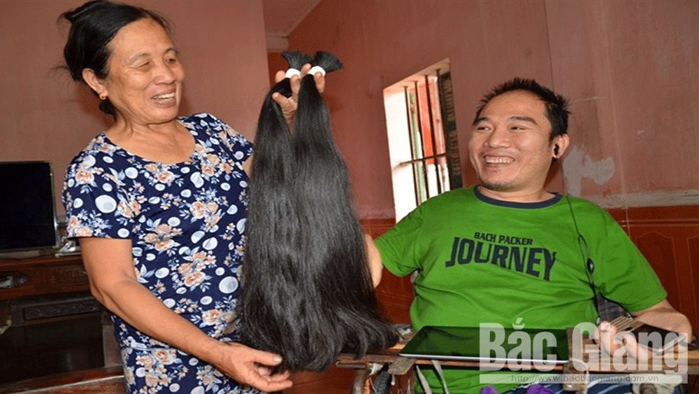 Chàng trai khuyết tật Nguyễn Minh Nhật: Chỉ một ngón tay, thay đổi số phận