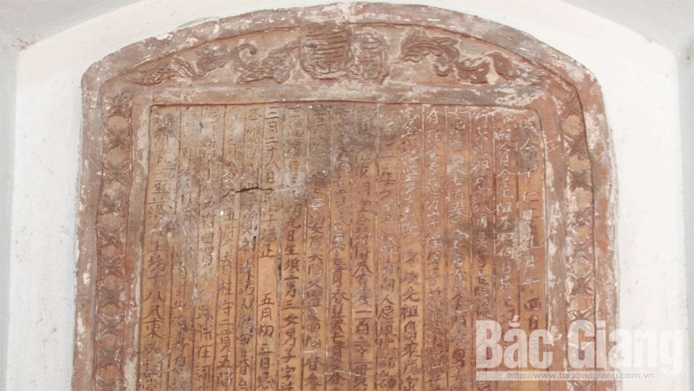 Gia phả khắc trên gốm sành- hiện vật độc đáo ở Thổ Hà