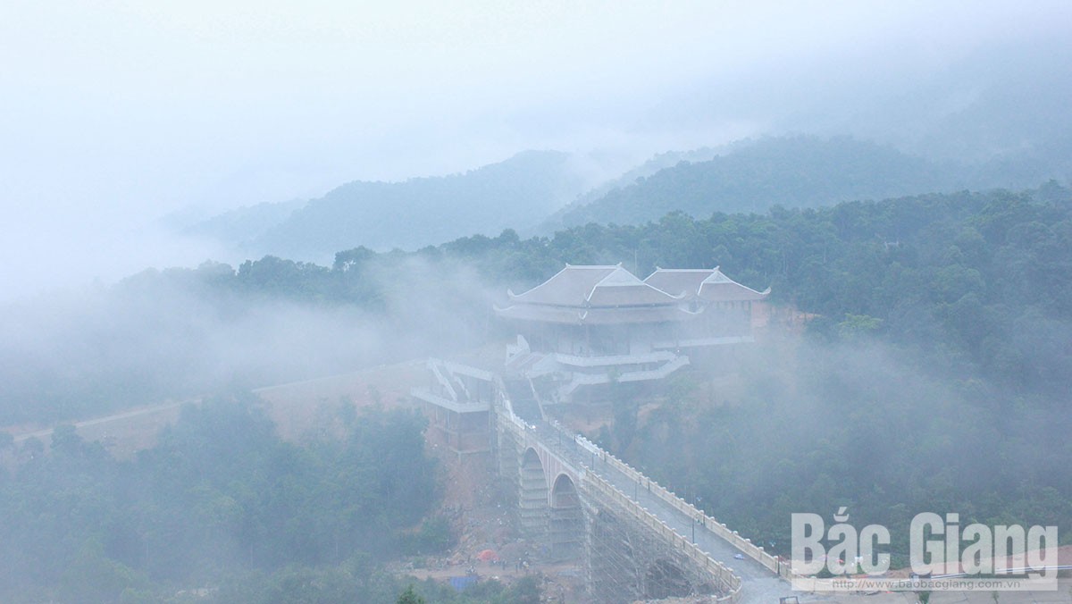 Bồng bềnh Tây Yên Tử