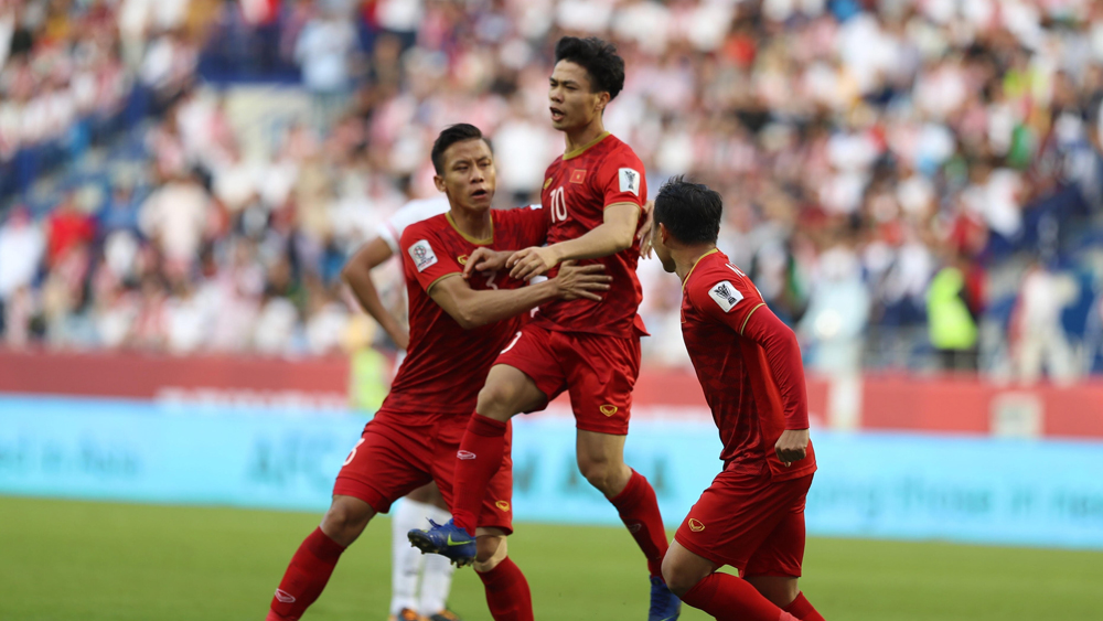 Công Phượng gỡ hòa 1-1, Việt Nam-Jordan đá hiệp phụ