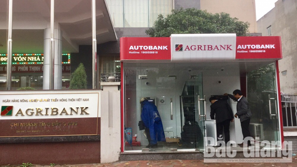 Agribank Chi nhánh tỉnh Bắc Giang bổ sung 2 máy  ATM chức năng hiện đại