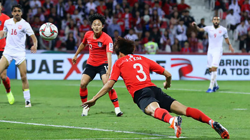 Hàn Quốc vào tứ kết Asian Cup sau hiệp phụ