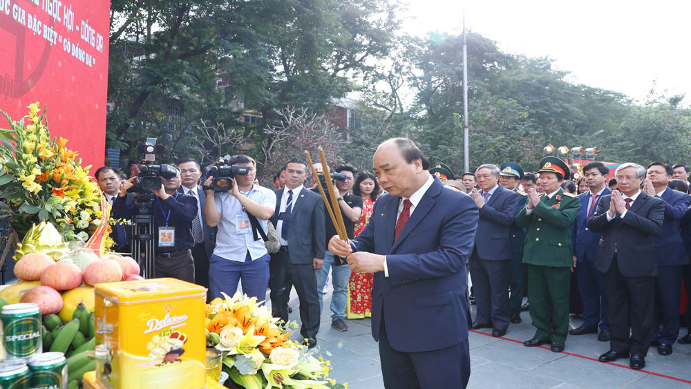 Thủ tướng Nguyễn Xuân Phúc dâng hương tại Lễ hội kỷ niệm 230 năm Chiến thắng Ngọc Hồi – Đống Đa