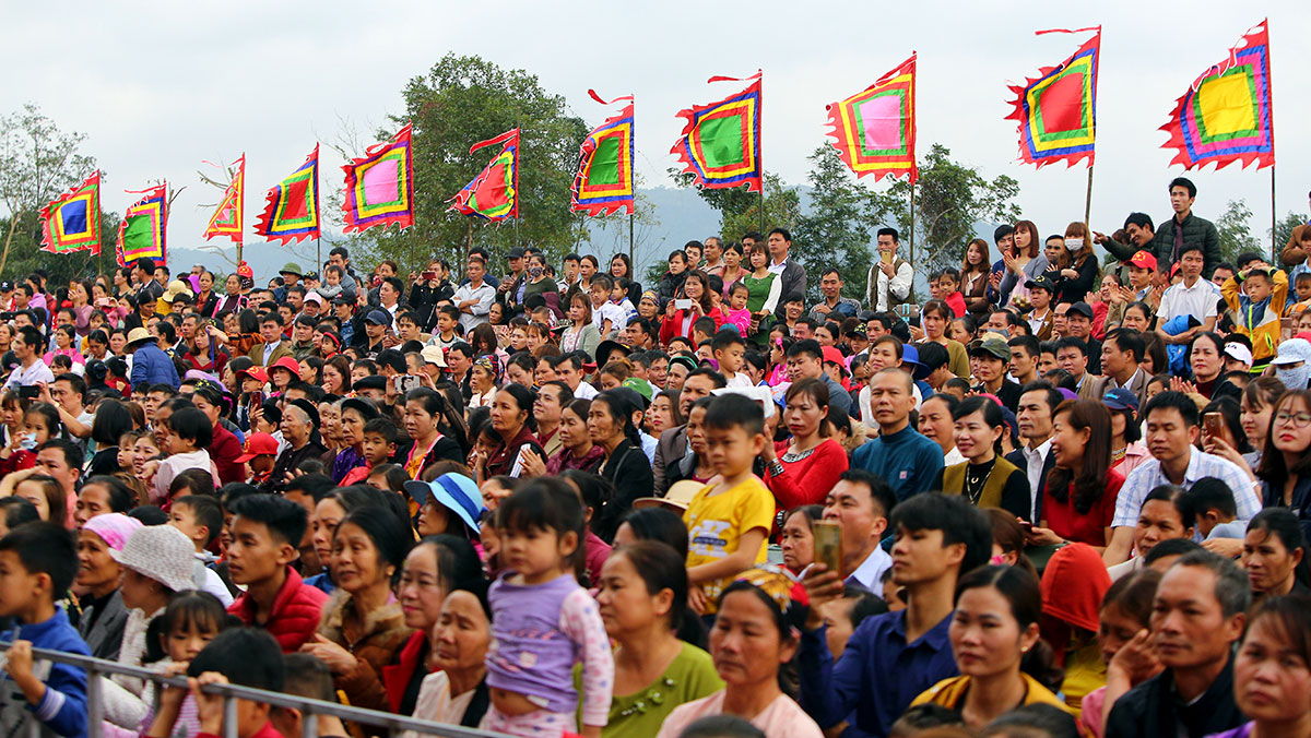 Sắc màu ngày khai hội Tây Yên Tử