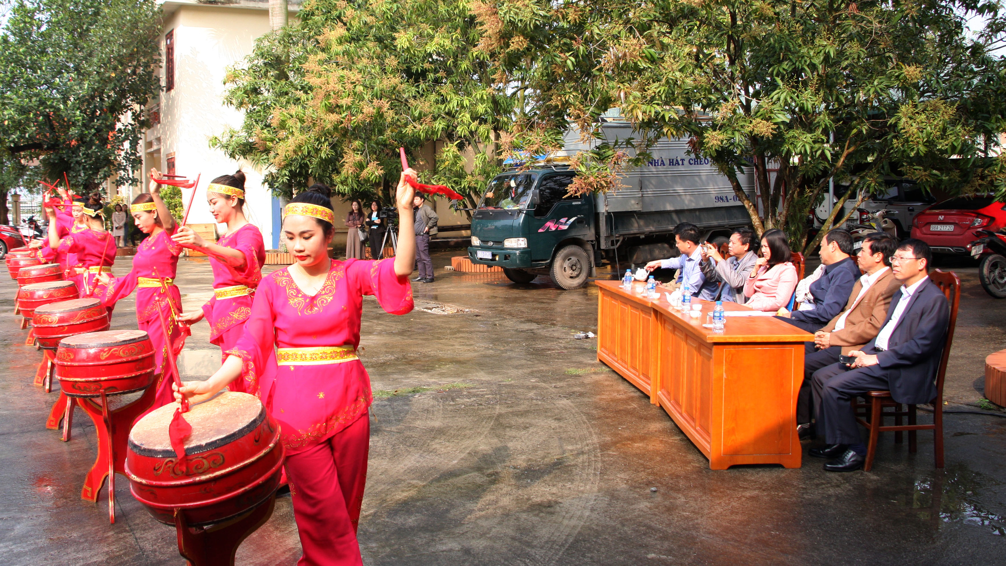 Tổng duyệt chương trình nghệ thuật chào mừng Ngày thơ Việt Nam lần thứ XVII tại Bắc Giang