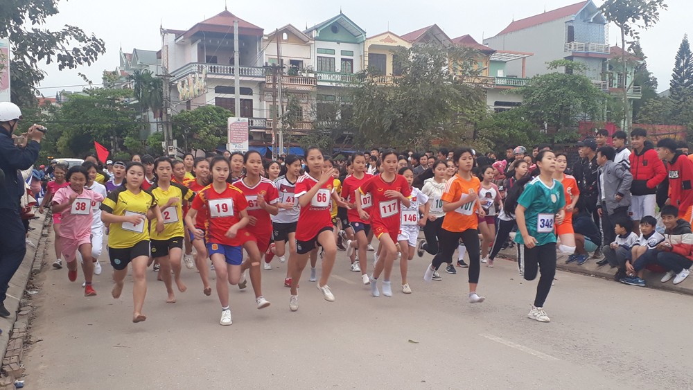 Hơn 300 vận động viên tham gia giải việt dã huyện Lục Nam