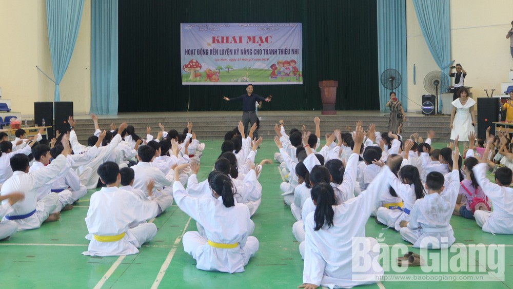 Khai mạc hoạt động rèn luyện kỹ năng cho thanh, thiếu nhi