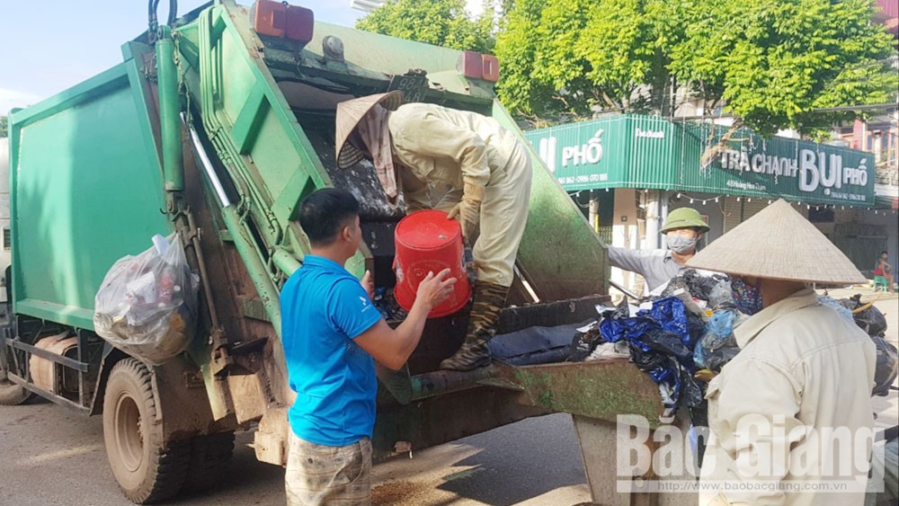 Vệ sinh môi trường nông thôn: Huyện Yên Thế ưu tiên giải tỏa rác tồn lưu