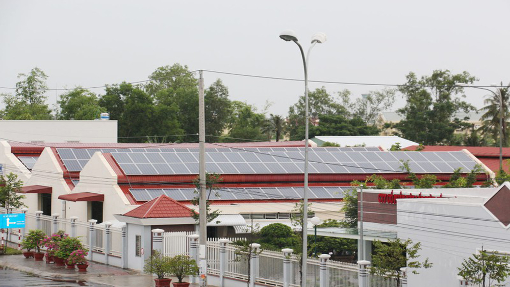 Lắp đặt điện mặt trời mái nhà: Cần sớm có quy định giá mua điện mới