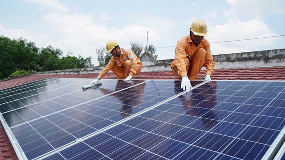 EVN vay 37 triệu USD xây điện mặt trời trên hồ Đa Mi