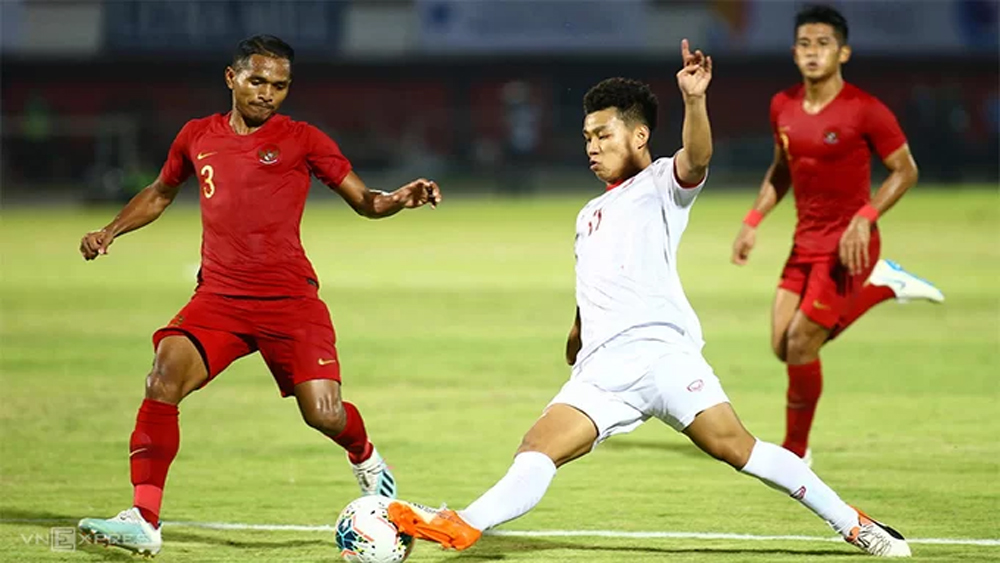 Clip: Irfan Bachdim ghi bàn rút ngắn tỷ số xuống còn 1-3 cho Indonesia