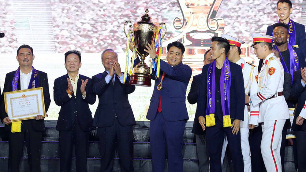 Toàn cảnh: Lễ mừng công hoành tráng, ấn tượng của Hà Nội FC
