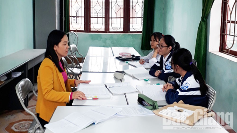 Cô giáo Nguyễn Thị Hồng Bến tận tâm vì học sinh