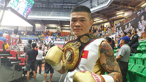 Đình Hoàng thắng knock-out võ sĩ Thái Lan
