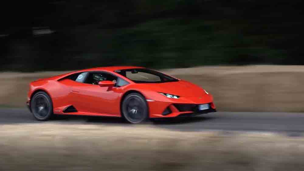 Video: Lamborghini “đốt lốp và gáo rú” tại sự kiện Goodwood