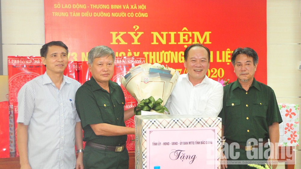 Chủ tịch Ủy ban MTTQ tỉnh Bắc Giang Trần Công Thắng thăm, tặng quà thương binh, bệnh binh