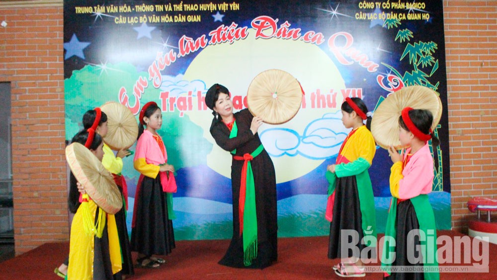 Duong Thi Hoai Thu with special passion for Quan ho folk song