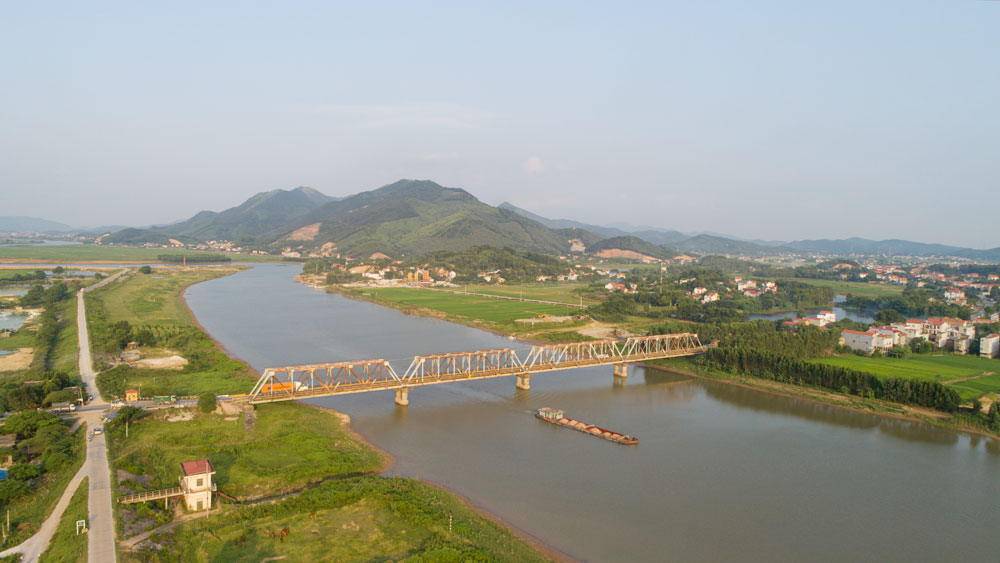 Sông Lục - núi Huyền