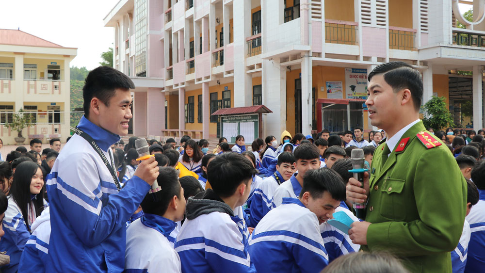 Lục Ngạn: Tuyên truyền pháp luật về phòng ngừa bạo lực học đường, xuất cảnh trái phép