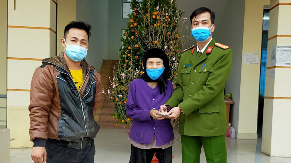 Việt Yên: Nhặt được của rơi, trả lại người mất