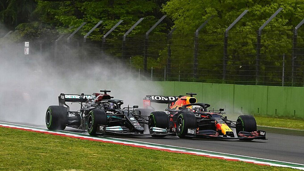 Verstappen đánh bại Hamilton tại Imola