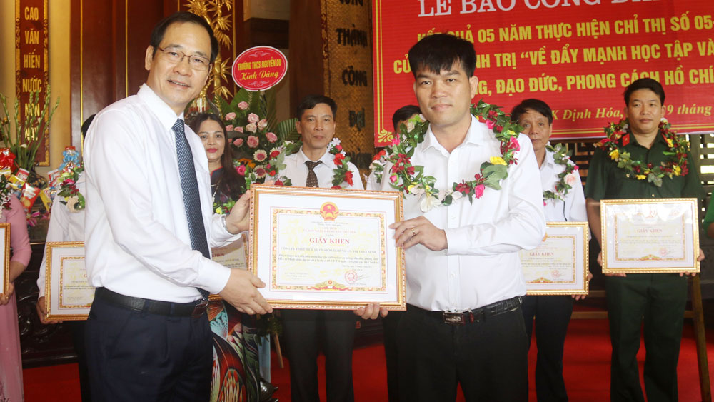 Huyện ủy Việt Yên báo công dâng Bác tại ATK Định Hóa (Thái Nguyên)