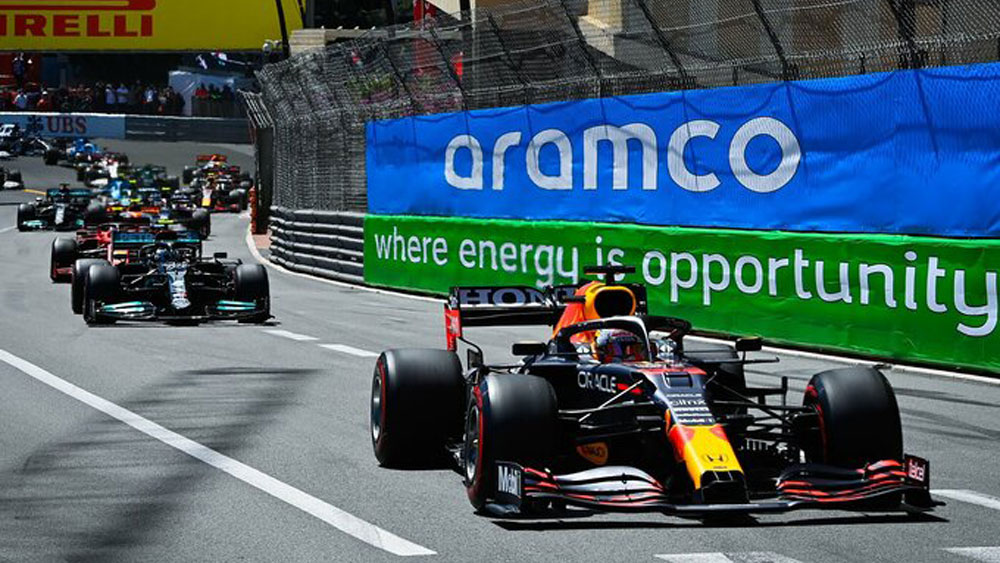 Verstappen chiếm ngôi đầu của Hamilton