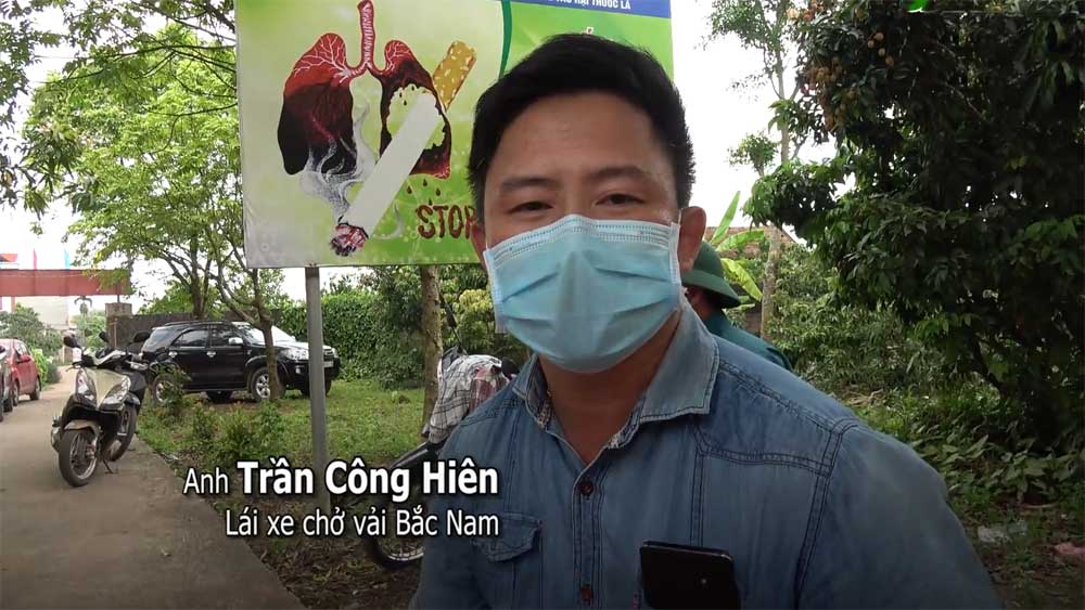 Test nhanh Covid-19 cho thương lái, tài xế ra vào vùng vải thiều Bắc Giang