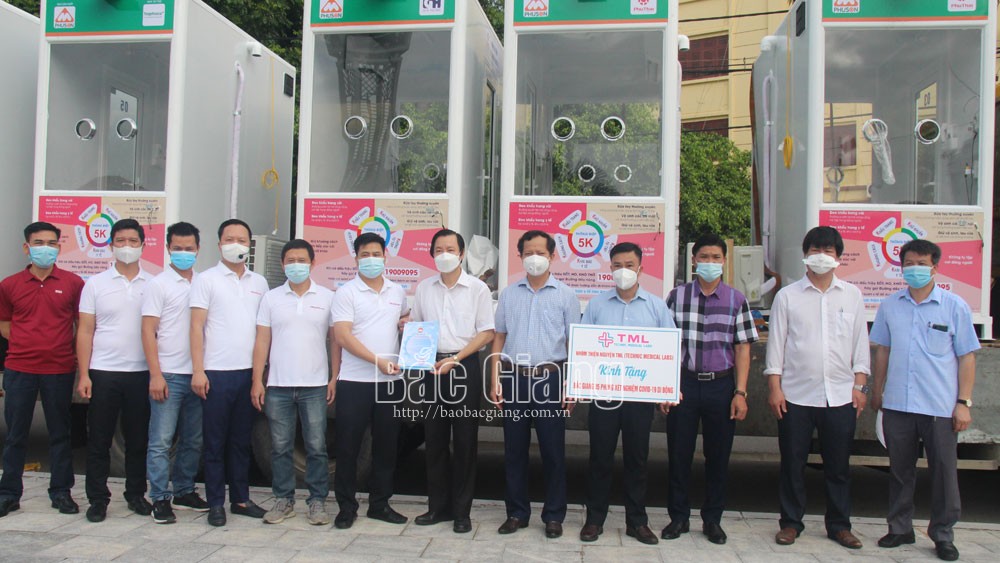 Nhóm thiện nguyện TML tặng tỉnh Bắc Giang 5 phòng lấy mẫu xét nghiệm