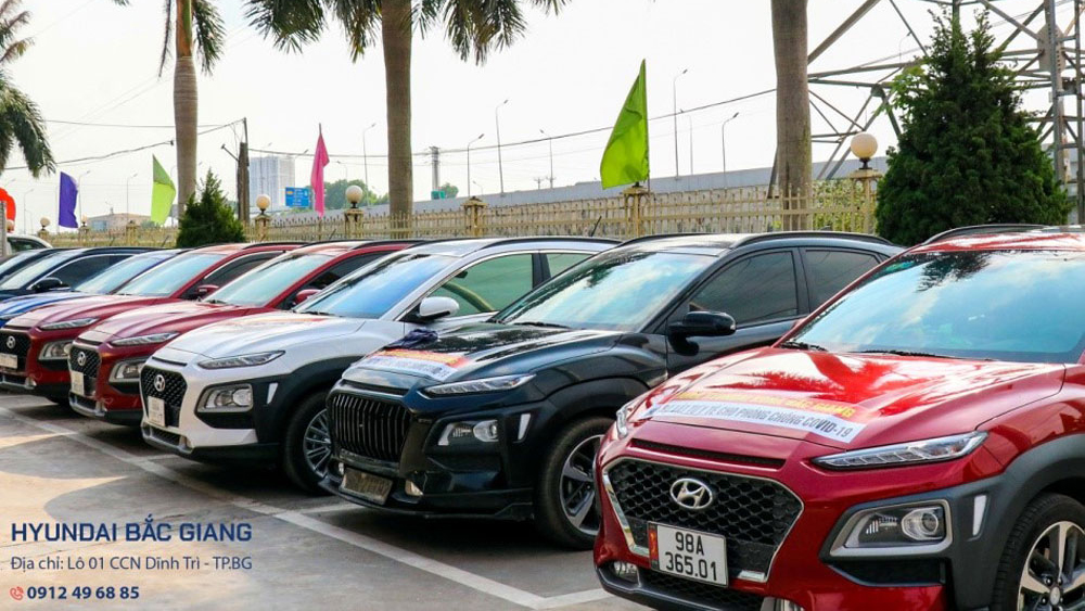 Hyundai Bắc Giang dành tặng cho CLB Kona Bắc Giang 10 voucher thay dầu và kiểm tra định kỳ xe miễn phí