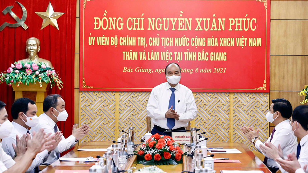 Chủ tịch nước Nguyễn Xuân Phúc thăm và làm việc tại Bắc Giang