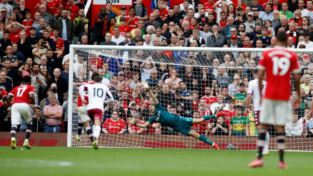 CĐV Man Utd đòi cắt quyền đá penalty của Fernandes