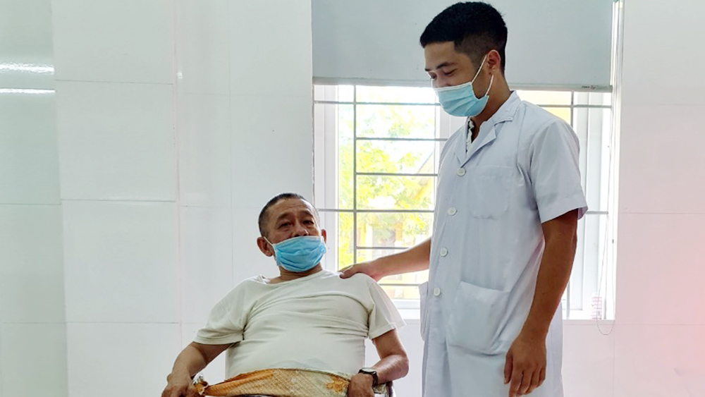 Giúp đỡ cựu chiến binh Đặng Văn Chung vượt qua bệnh tật