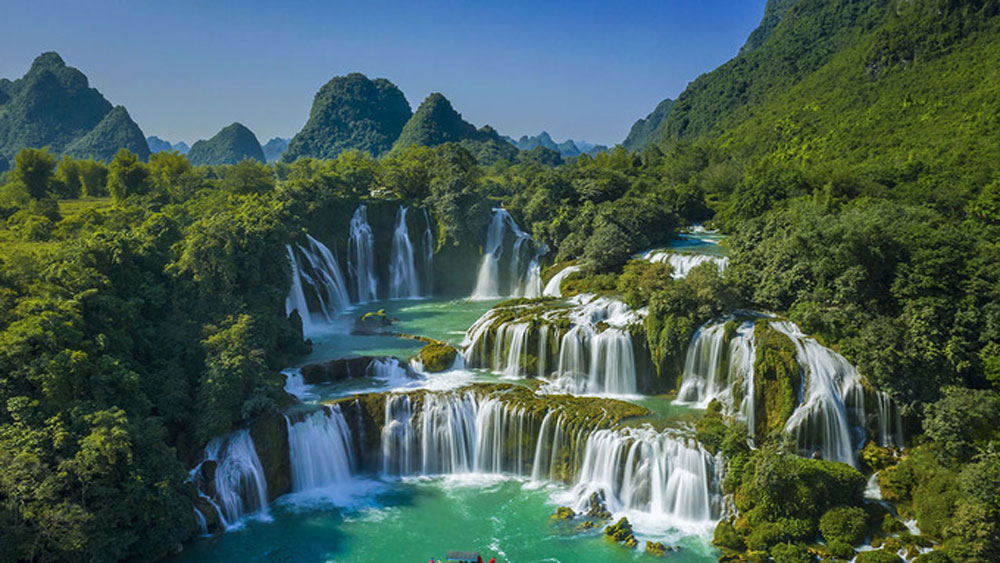 US magazine names Ban Gioc Waterfall among world’s most beautiful