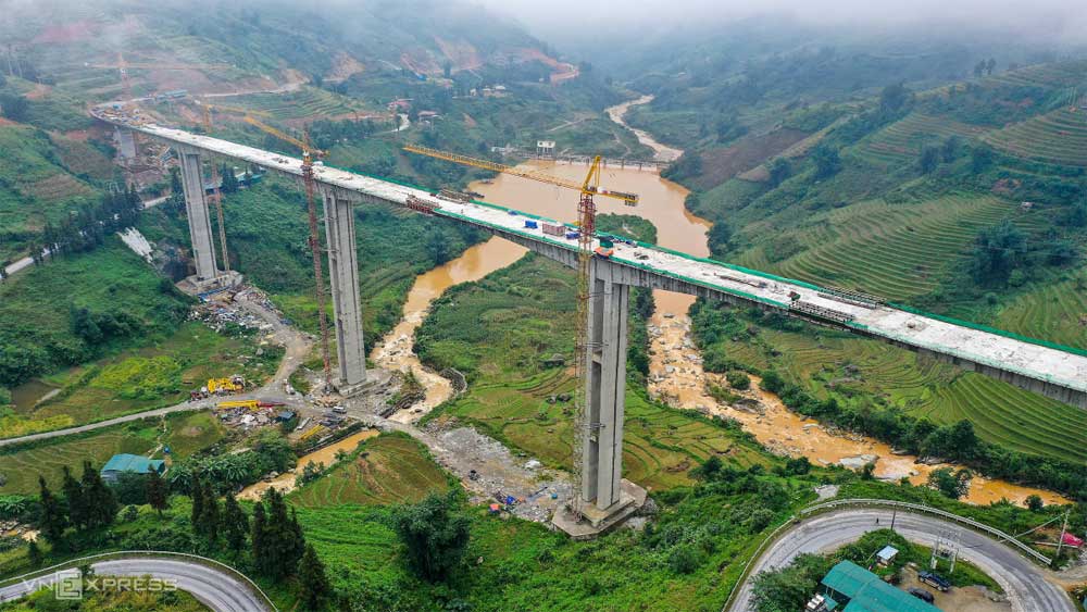 Cầu cạn có trụ cao nhất Việt Nam sắp hoàn thành