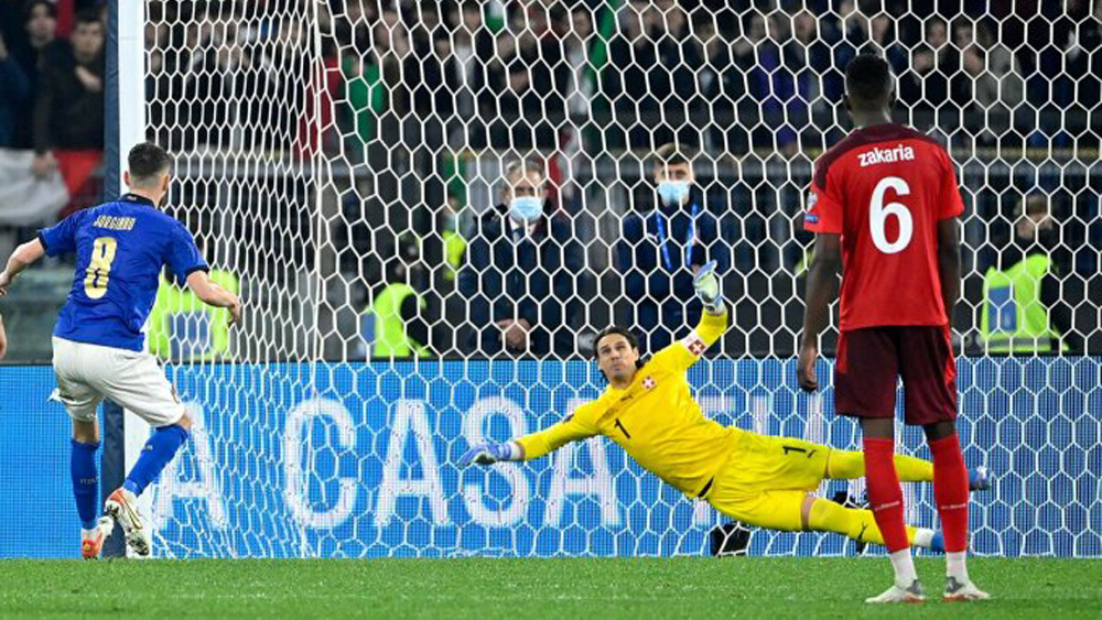 Jorginho sút hỏng phạt đền khiến Italy mất chiến thắng