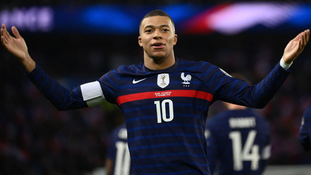 Mbappe san bằng kỳ tích 63 năm ở tuyển Pháp