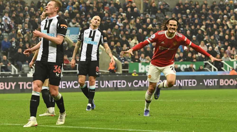 Man Utd thoát thua đội áp chót Ngoại hạng Anh