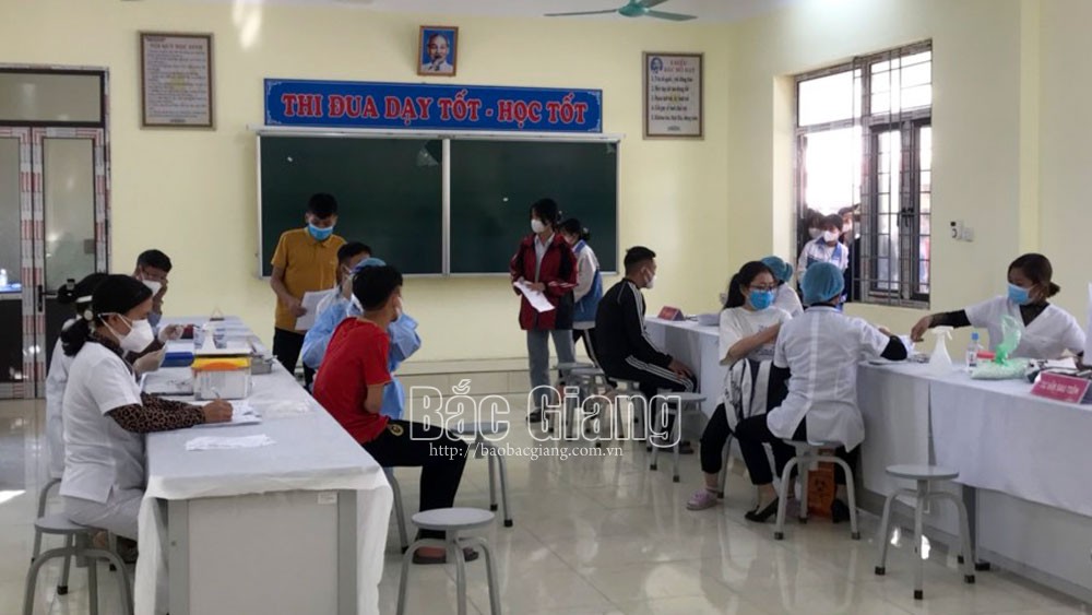 Bắc Giang: Đẩy nhanh tiến độ tiêm vắc-xin mũi 3 cho người dân