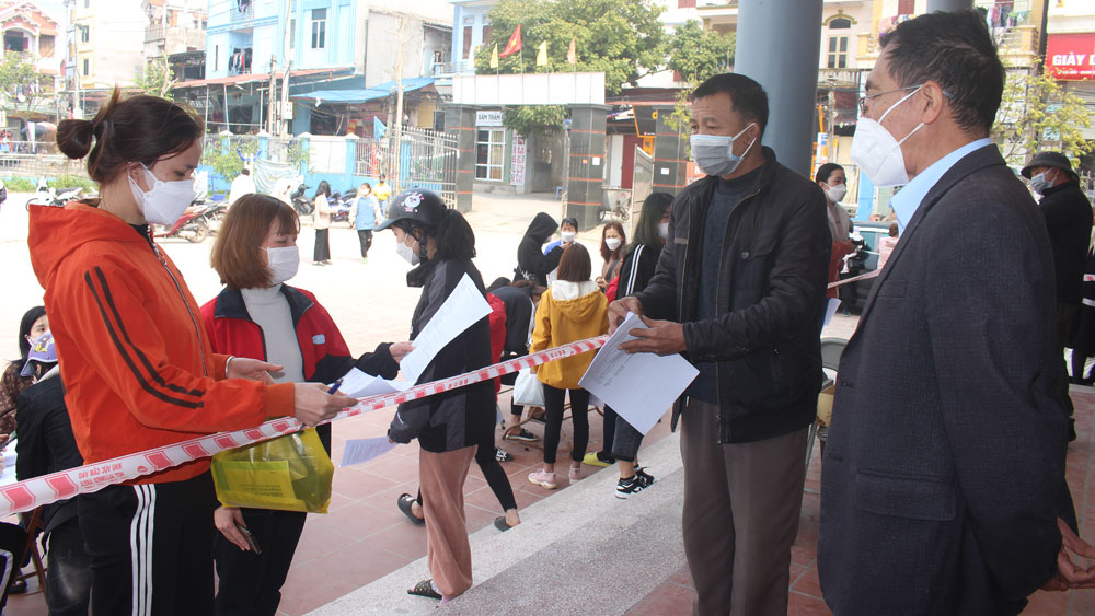 Việt Yên (Bắc Giang): Kịp thời hỗ trợ công nhân ngoại tỉnh khai báo y tế, thực hiện cách ly tại phòng trọ